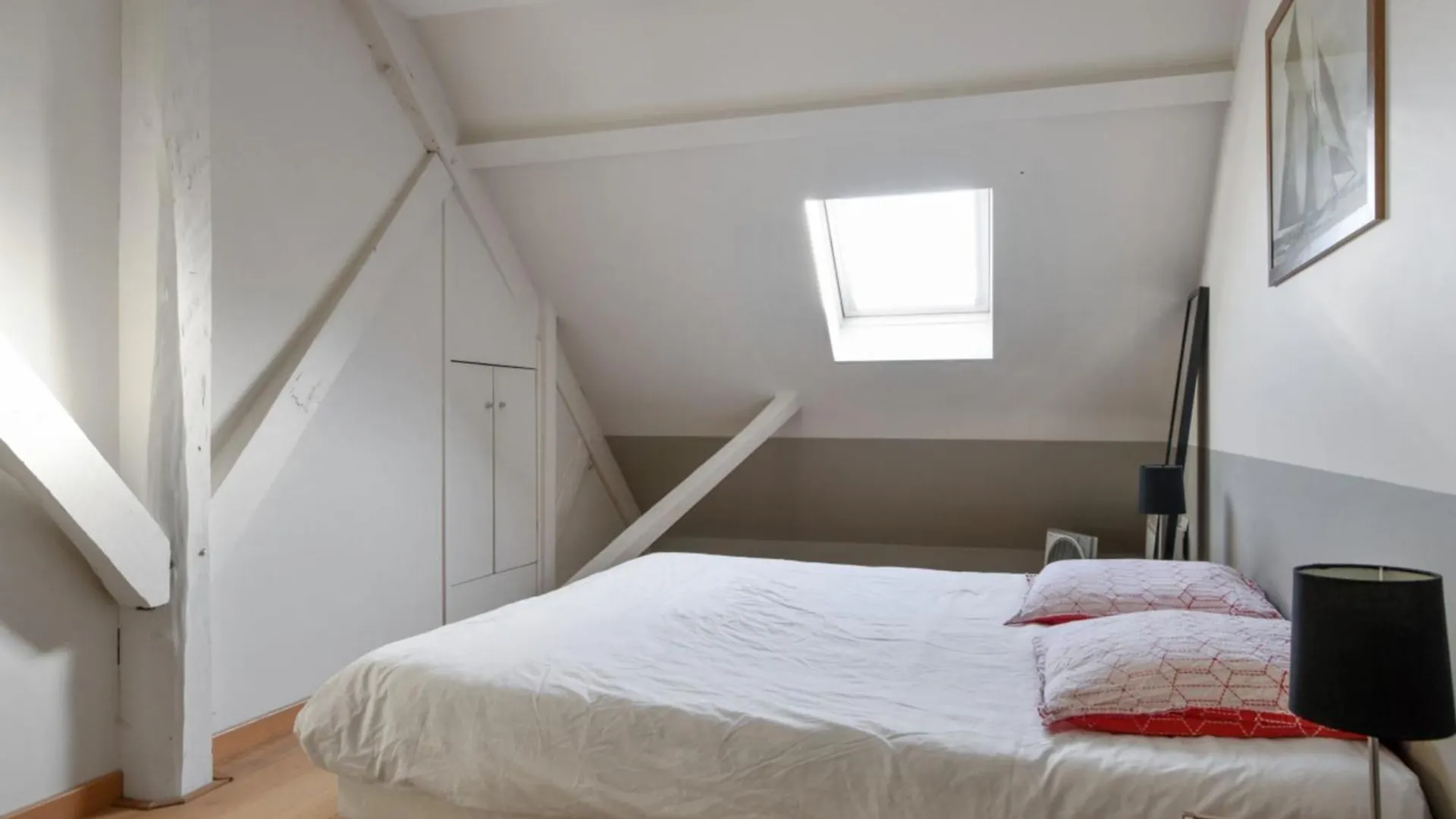 Charming Flat At The Heart Of Old Lille - Welkeys Apartment
